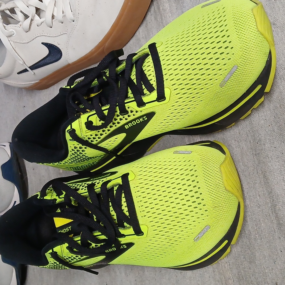 Brooks Mens Ghost Neon Yellow Running Shoes 10.5